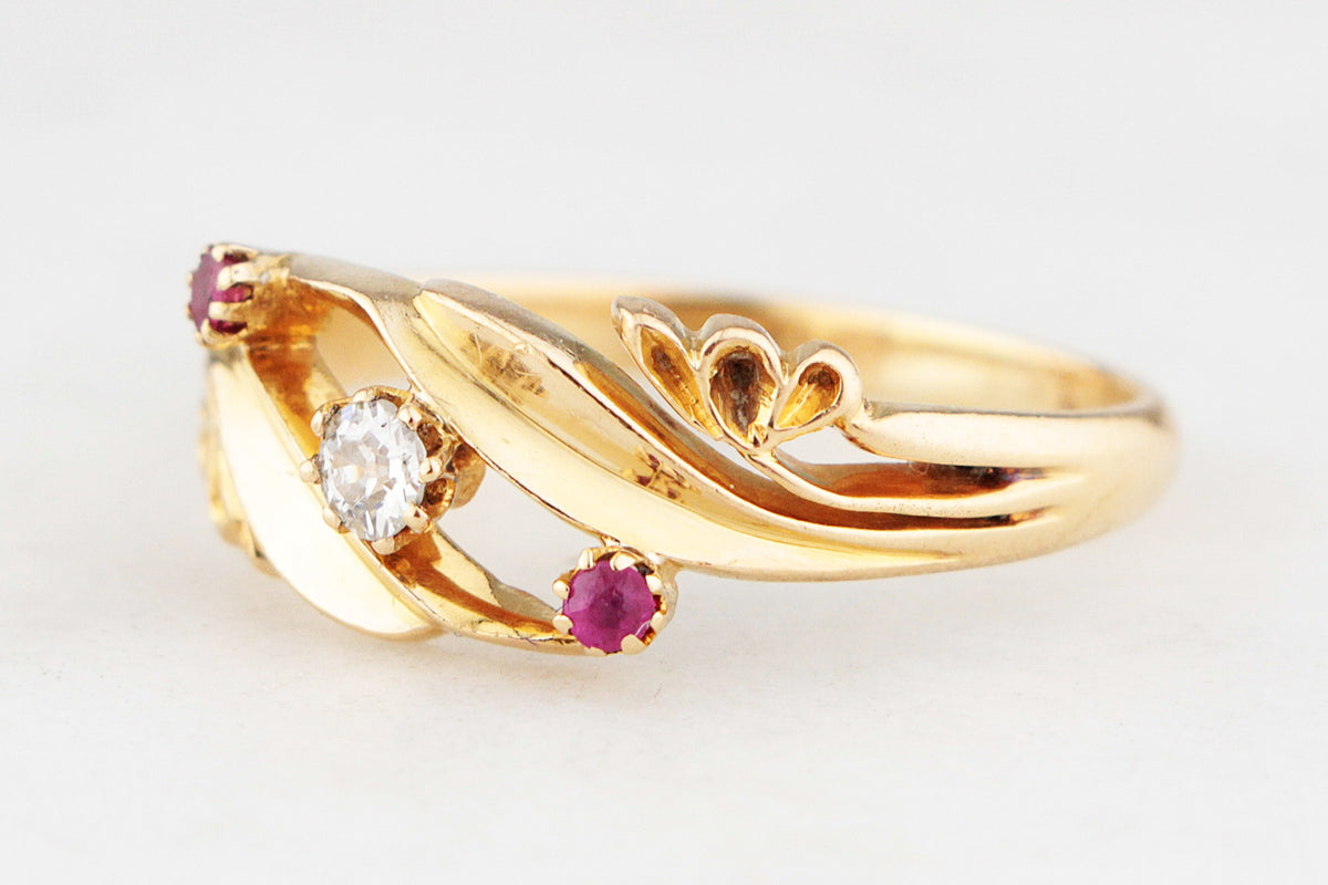 ANTIQUE ART NOUVEAU RUBY & DIAMOND RING 18ct GOLD