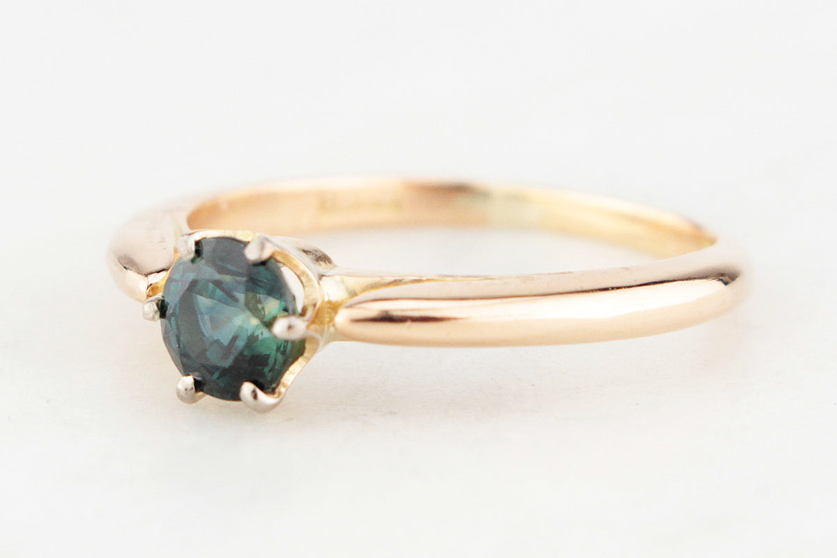 ANTIQUE .58ct SAPPHIRE SOLITAIRE RING 18ct GOLD