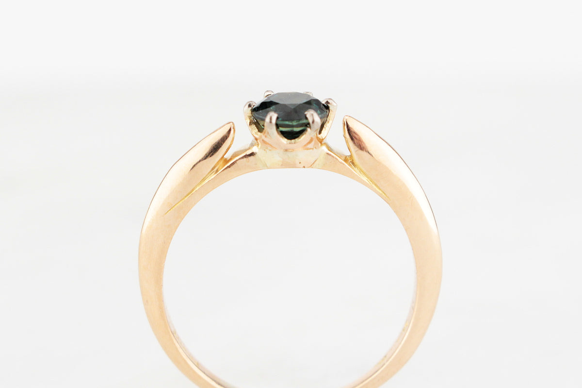 ANTIQUE .58ct SAPPHIRE SOLITAIRE RING 18ct GOLD