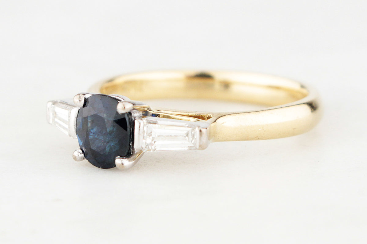VINTAGE ESTATE SAPPHIRE & DIAMOND RING 18ct GOLD