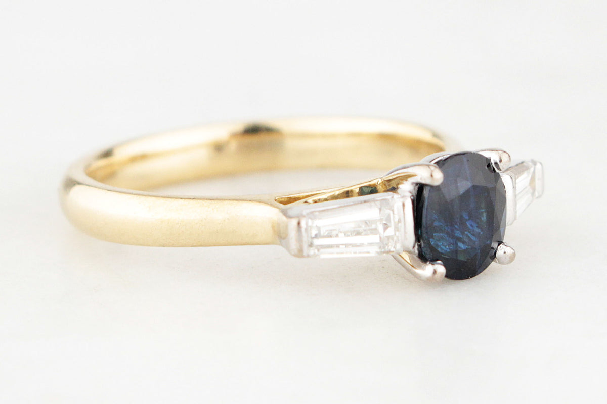 VINTAGE ESTATE SAPPHIRE & DIAMOND RING 18ct GOLD