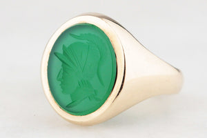 MID-CENTURY CHALCEDONY INTAGLIO RING 9ct GOLD