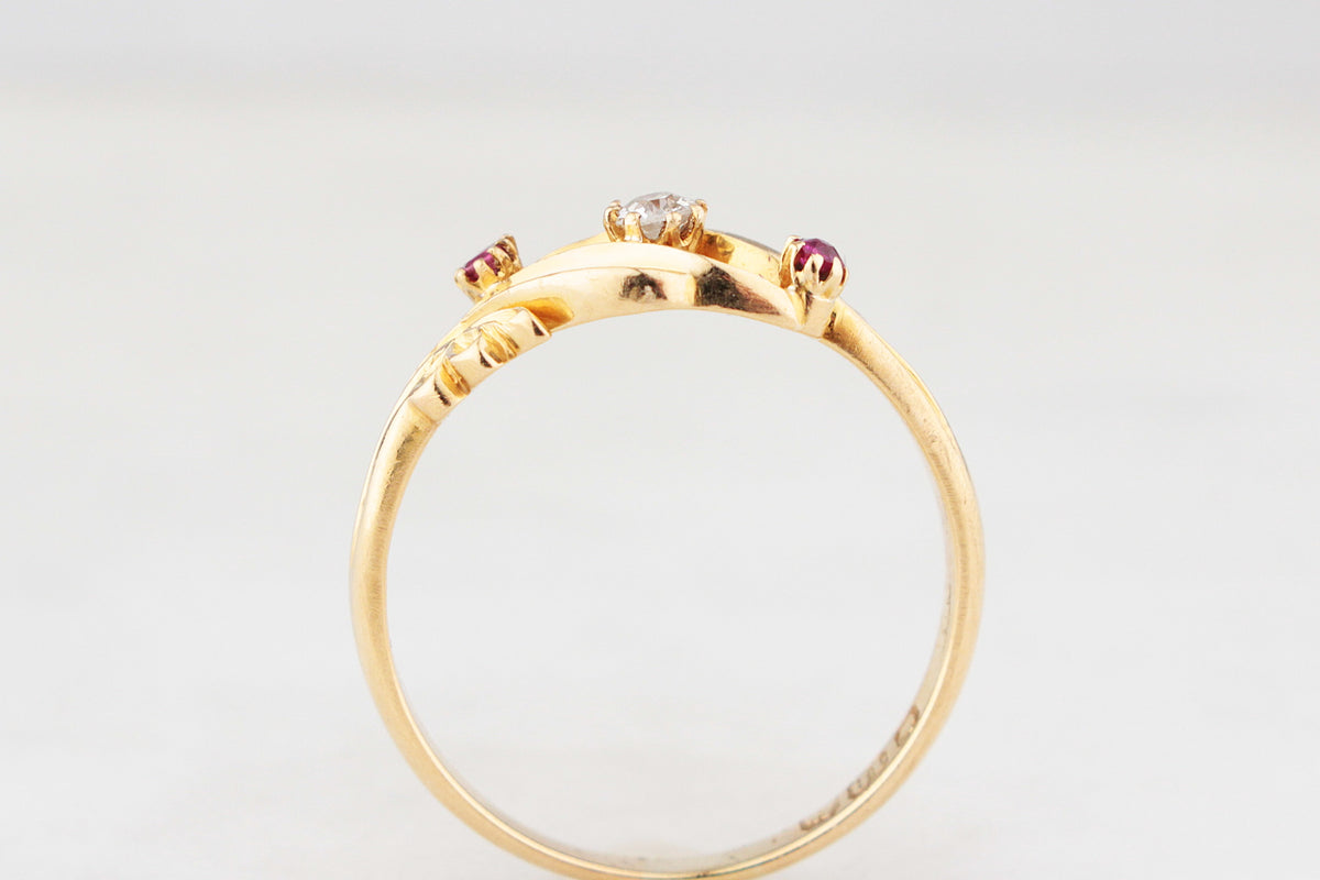 ANTIQUE ART NOUVEAU RUBY & DIAMOND RING 18ct GOLD