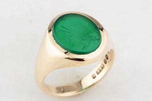 MID-CENTURY CHALCEDONY INTAGLIO RING 9ct GOLD