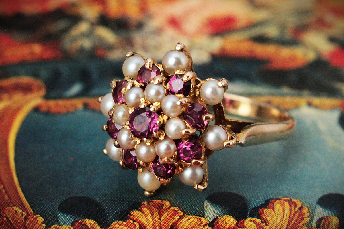 MID-CENTURY RUBY & PEARL RING 9CT GOLD