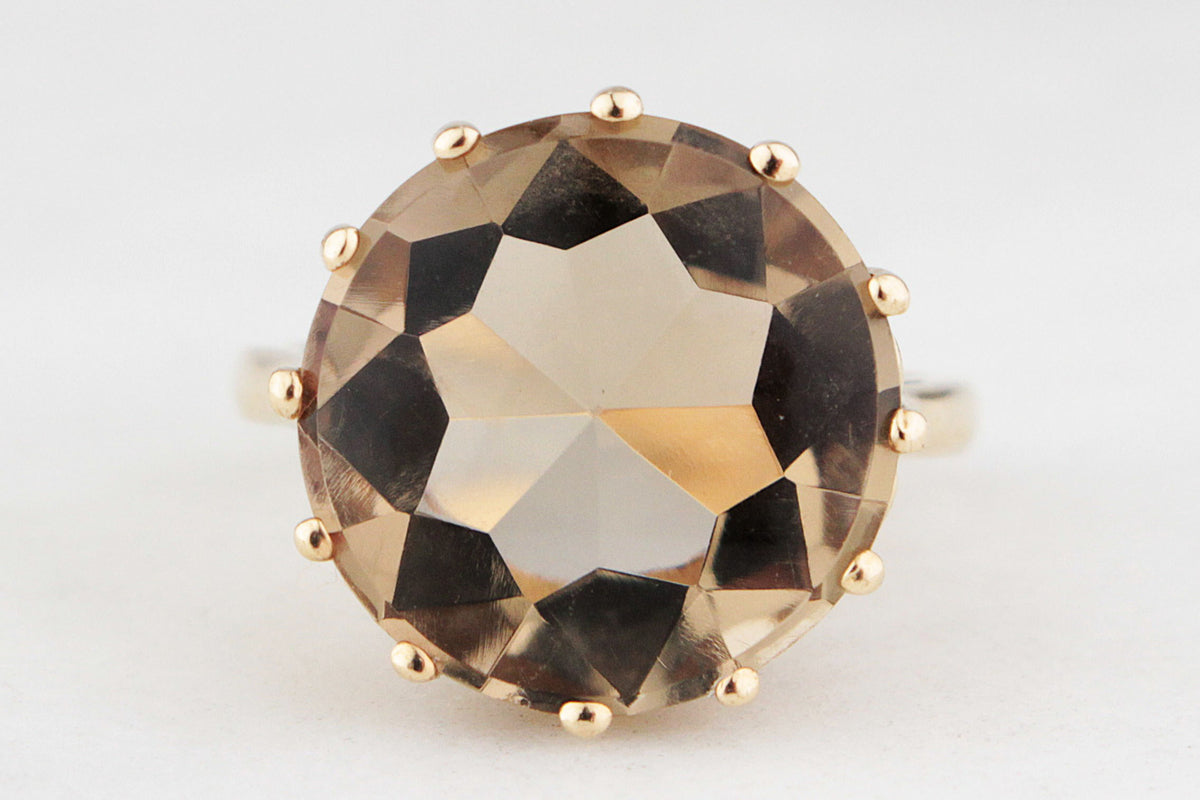 MID-CENTURY 1967 BUFF-CUT SMOKY QUARTZ RING 9ct GOLD