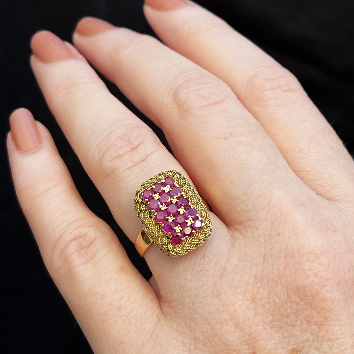 MID-CENTURY RUBY RING 18ct YELLOW GOLD