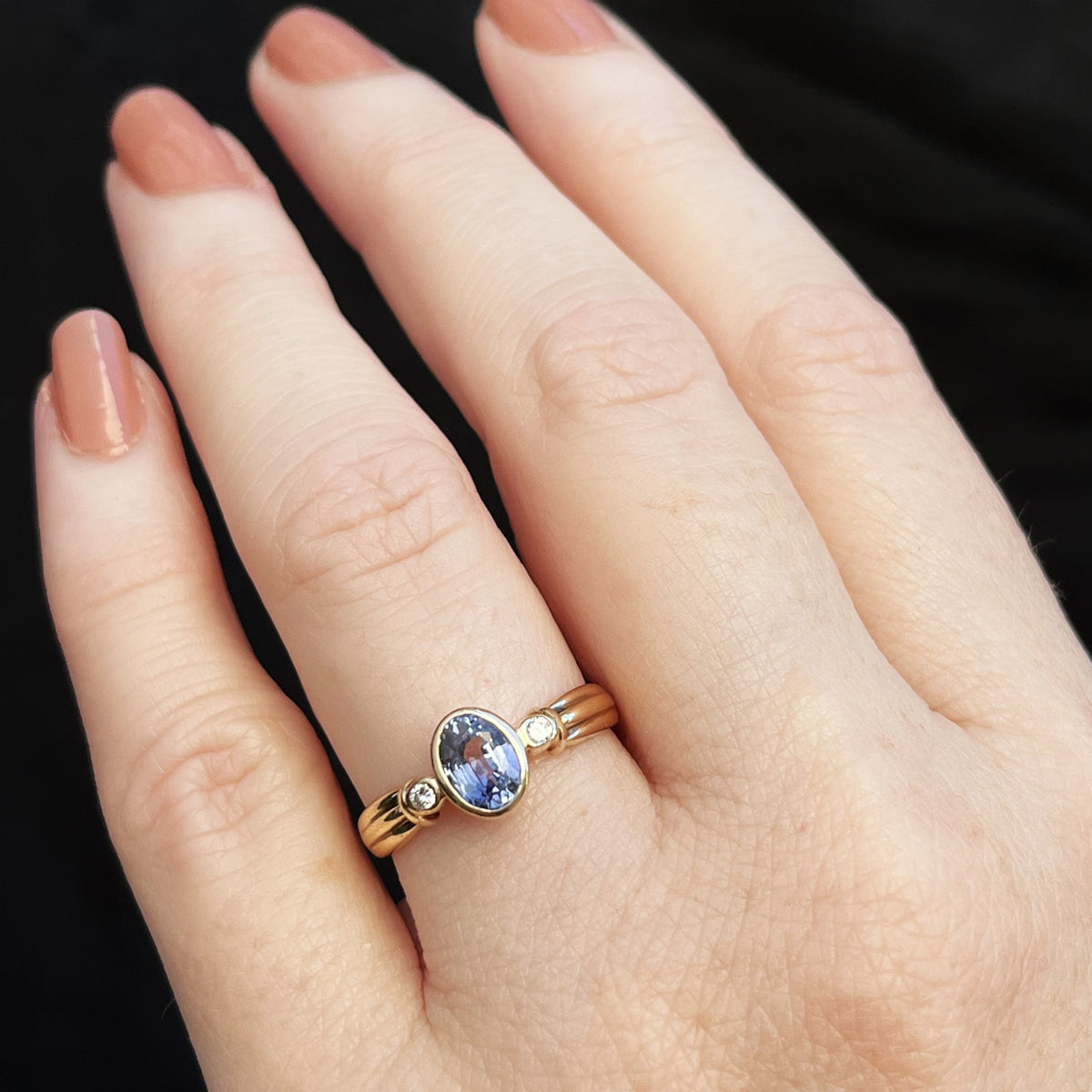 VINTAGE CEYLON SAPPHIRE &amp; DIAMOND RING 9ct GOLD