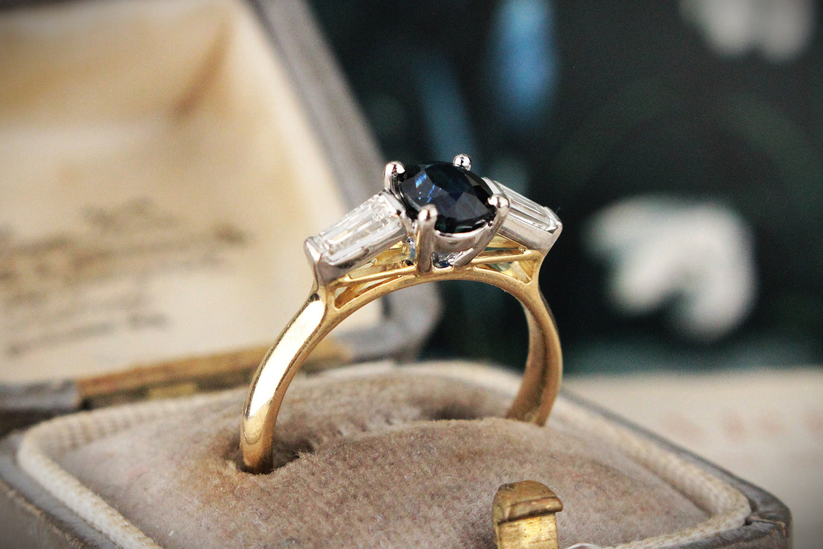 VINTAGE ESTATE SAPPHIRE & DIAMOND RING 18ct GOLD