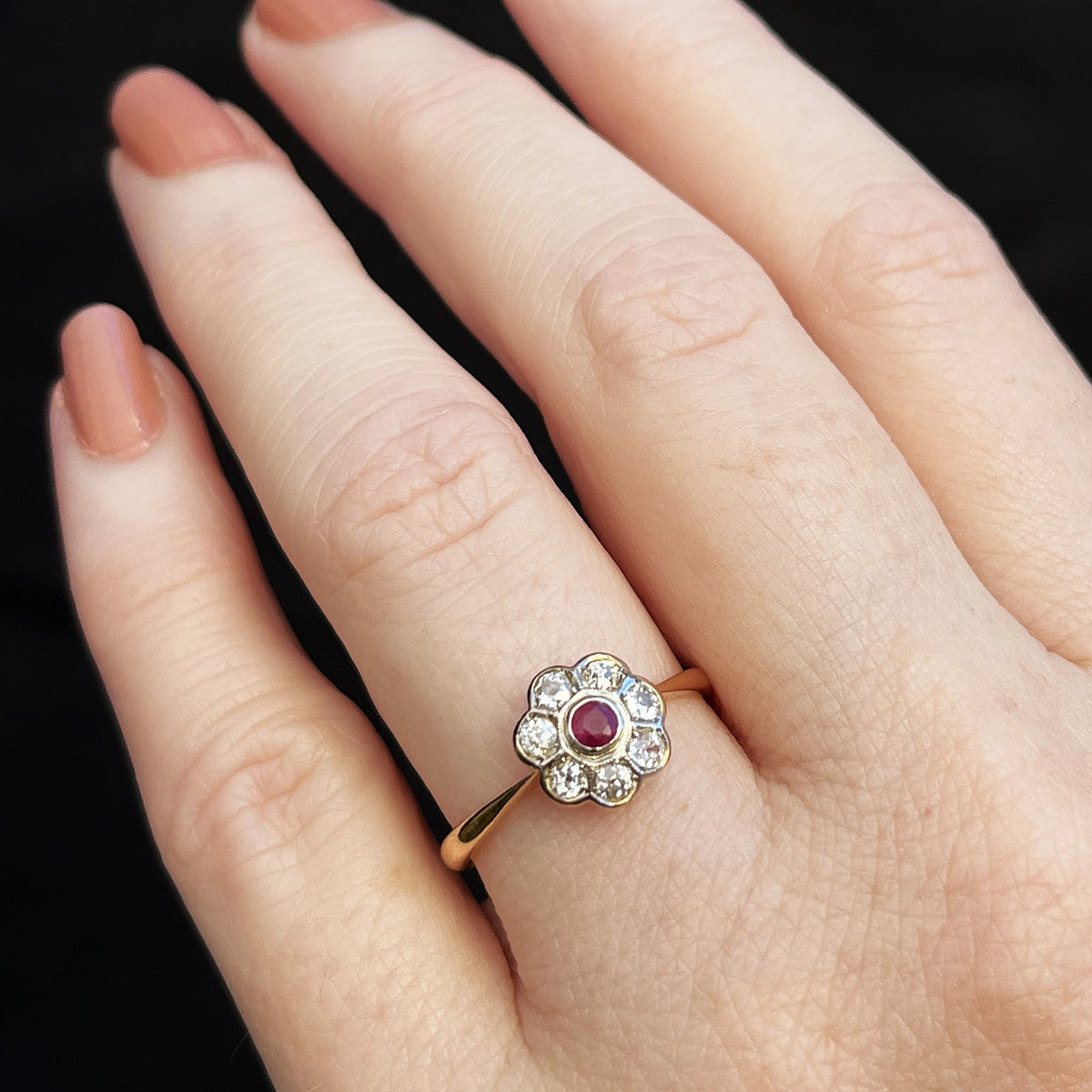 ANTIQUE RUBY &amp; DIAMOND DAISY RING 18ct GOLD