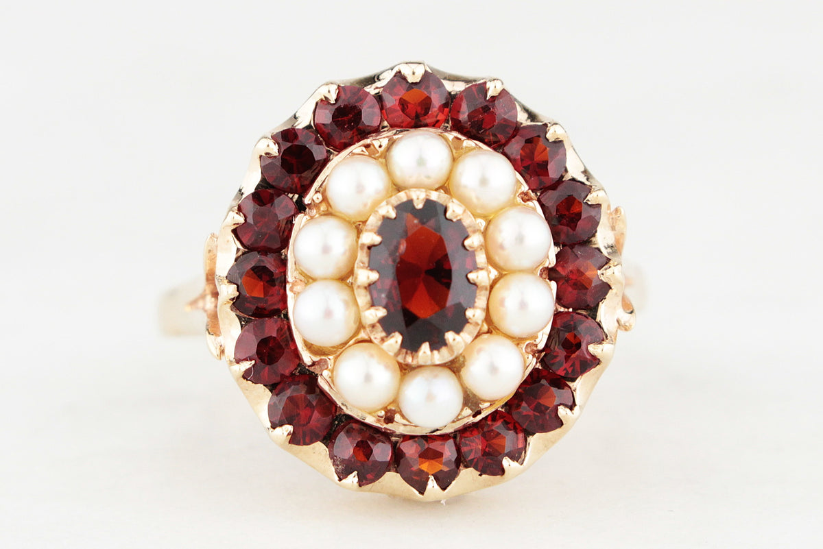 VINTAGE MID-CENTURY GARNET &amp; PEARL RING 9ct GOLD