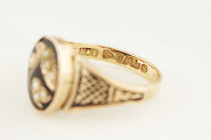 ANTIQUE VICTORIAN 1880 MOURNING RING 9ct YELLOW GOLD