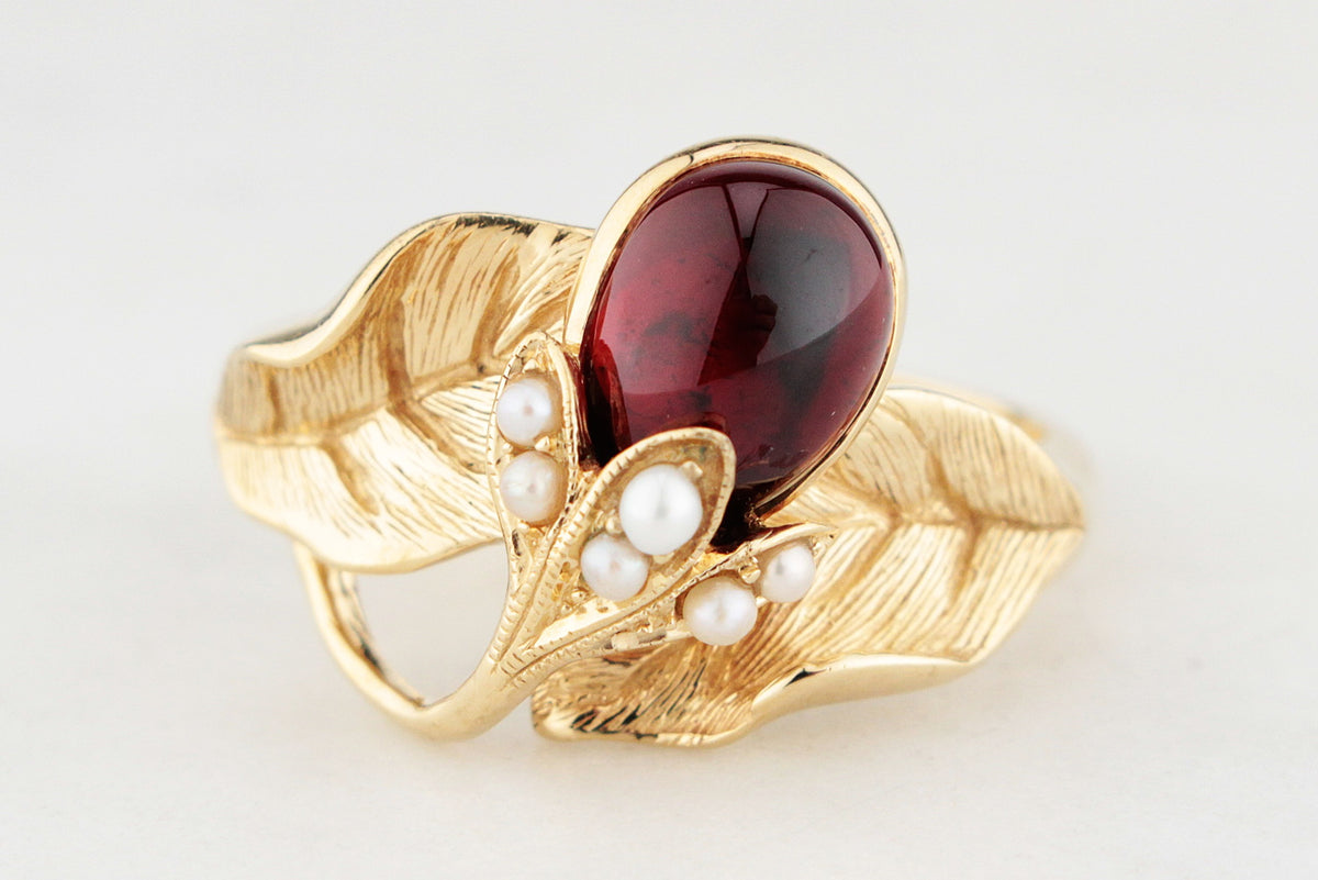 VINTAGE c1930 GARNET &amp; SEED PEARL RING 18ct GOLD