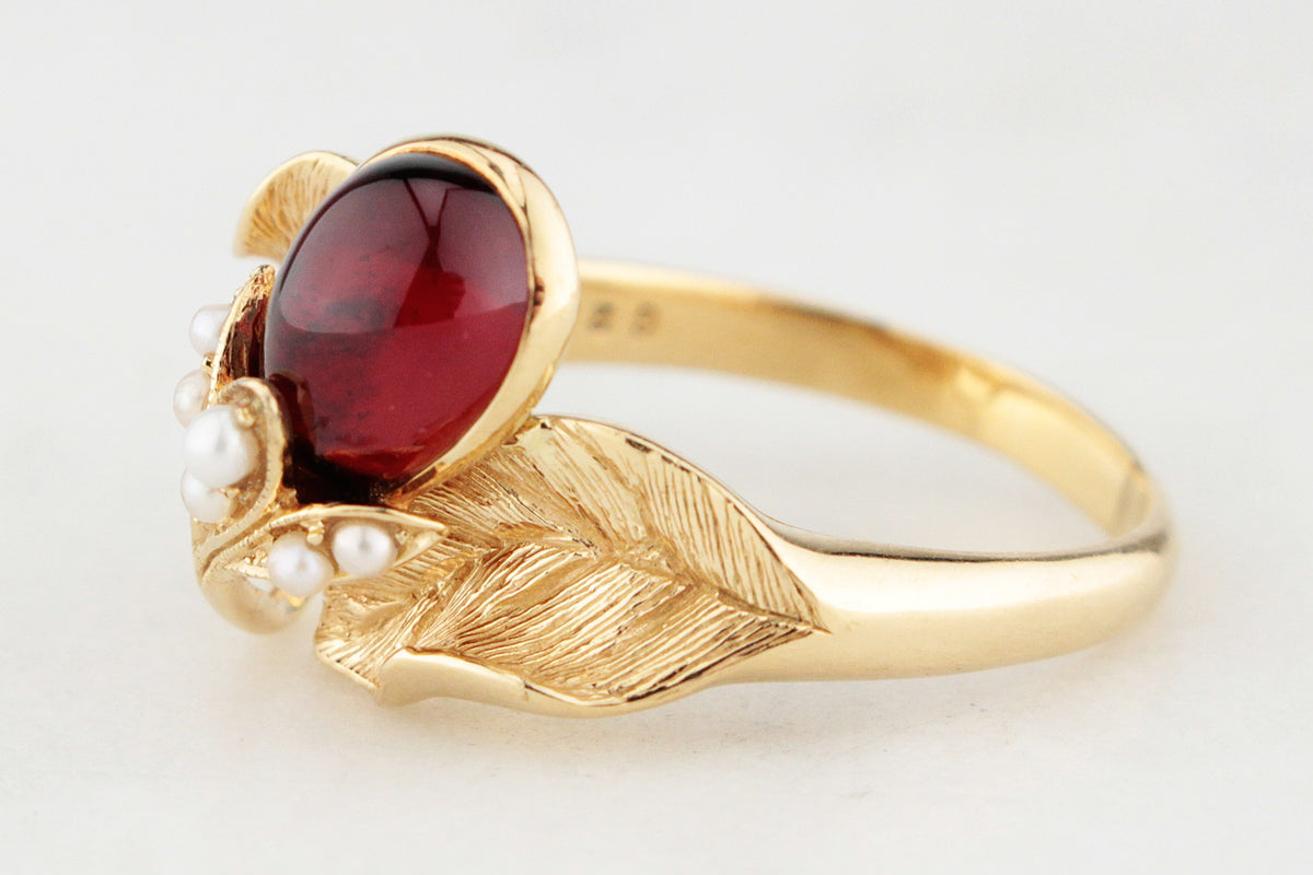 VINTAGE c1930 GARNET &amp; SEED PEARL RING 18ct GOLD