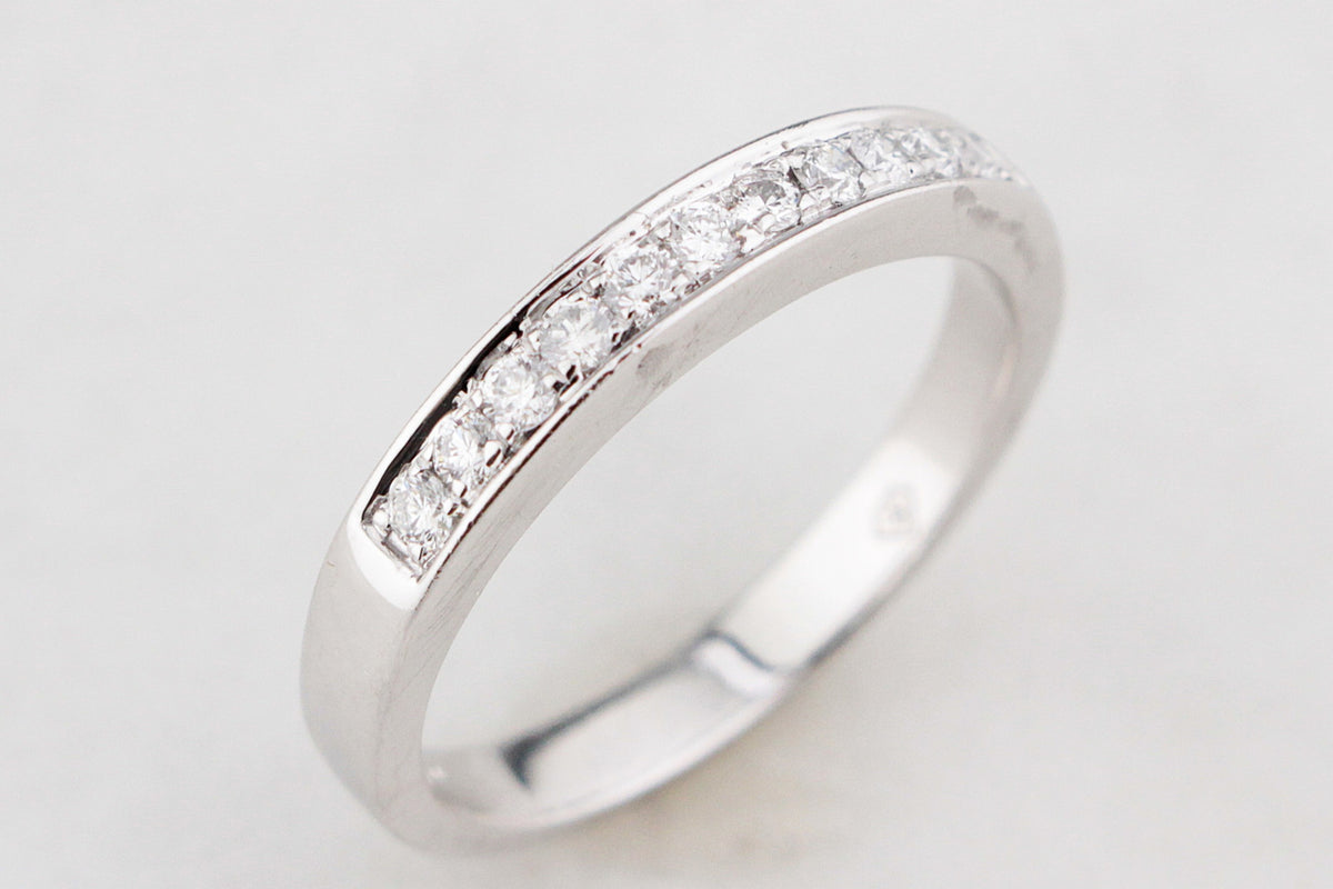 VINTAGE DIAMOND HALF-HOOP RING 9ct GOLD