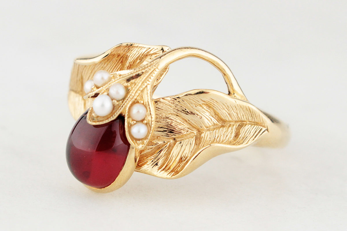 VINTAGE c1930 GARNET &amp; SEED PEARL RING 18ct GOLD