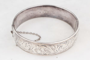 VINTAGE CHARLES HORNER ETHCED STERLING SILVER BANGLE