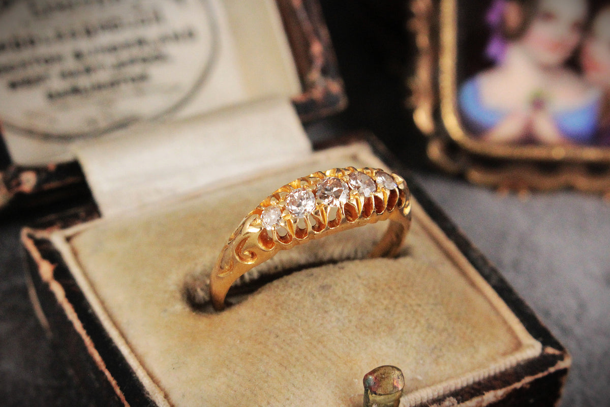 ANTIQUE LATE EDWARDIAN FIVE STONE DIAMOND RING 18ct GOLD