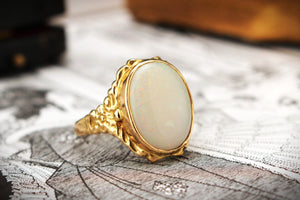 VINTAGE ESTATE c1950 SOLID WHITE OPAL RING 18ct YELLOW GOLD