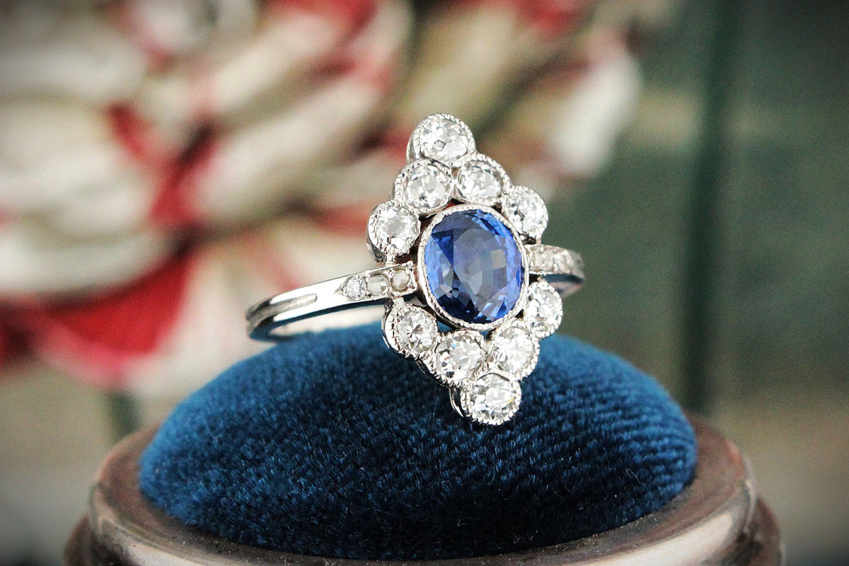 ANTIQUE ART DECO SAPPHIRE &amp; DIAMOND RING 18ct WHITE GOLD