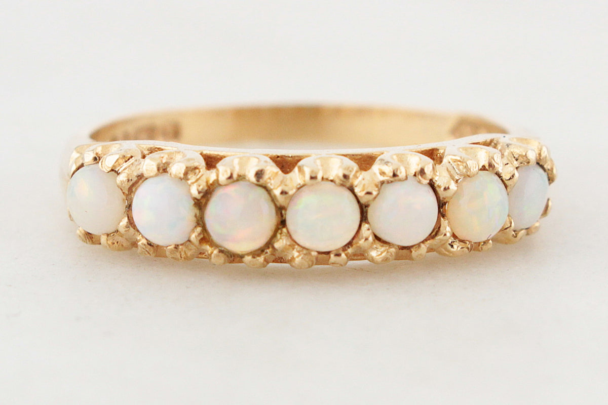 RETRO 1980 SOLID OPAL RING 9ct GOLD