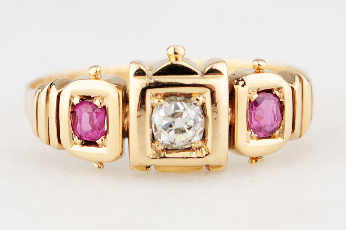 ANTIQUE 1918 DIAMOND AND RUBY TRILOGY RING 18ct GOLD