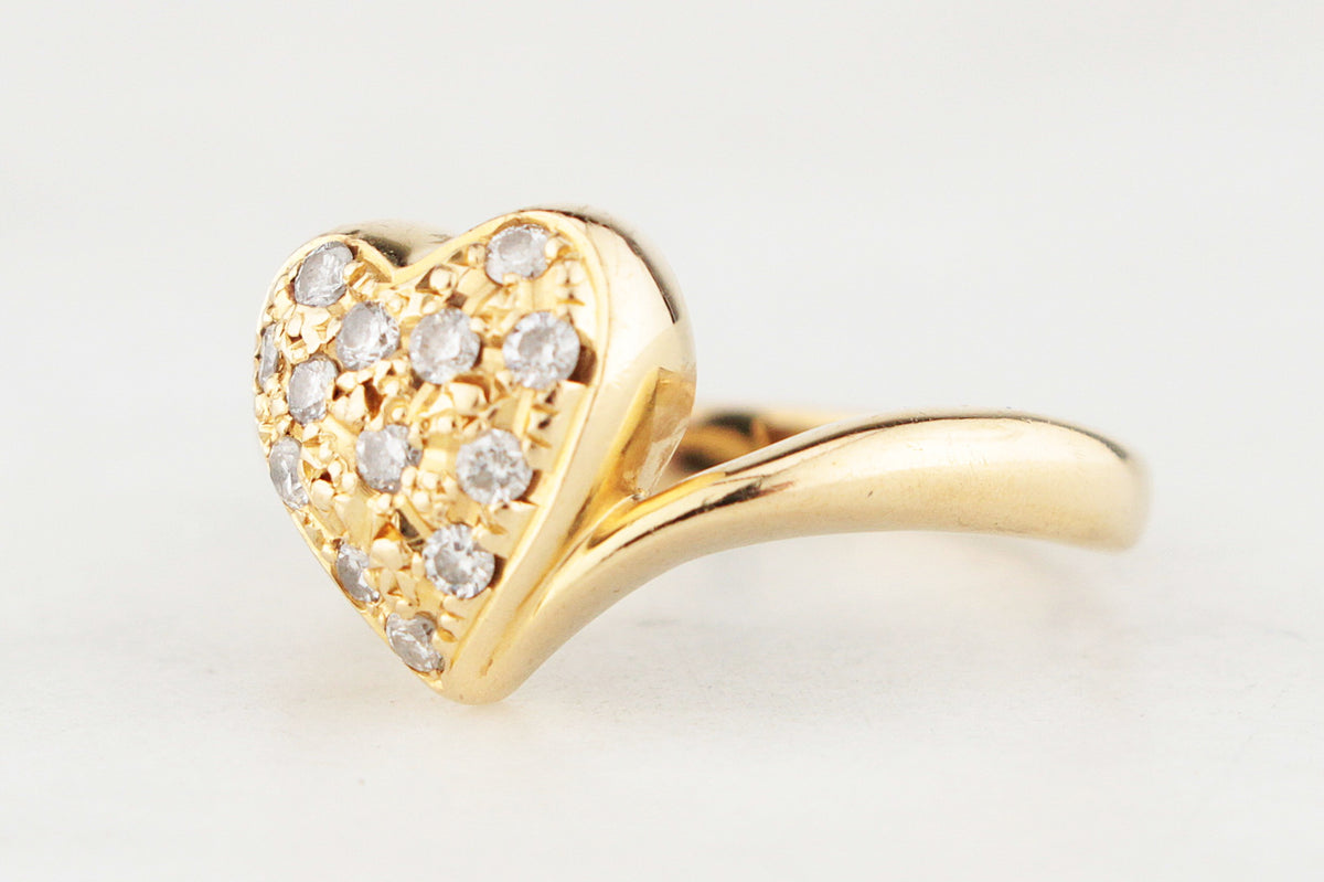 VINTAGE DIAMOND HEART RING 18ct YELLOW GOLD