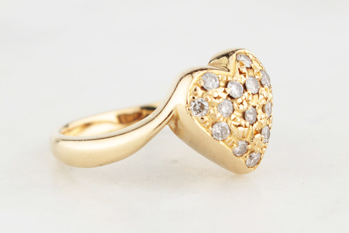 VINTAGE DIAMOND HEART RING 18ct YELLOW GOLD