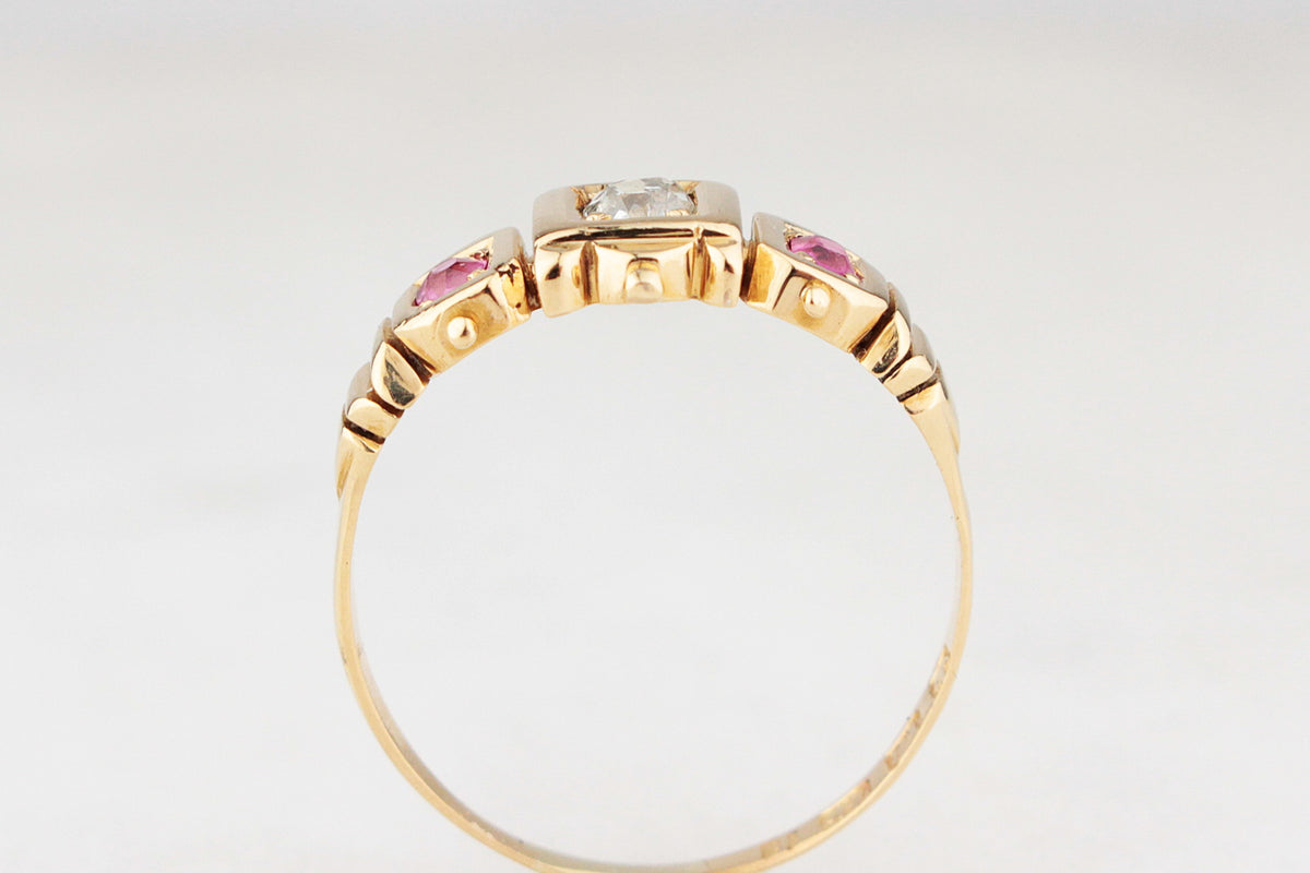ANTIQUE 1918 DIAMOND AND RUBY TRILOGY RING 18ct GOLD