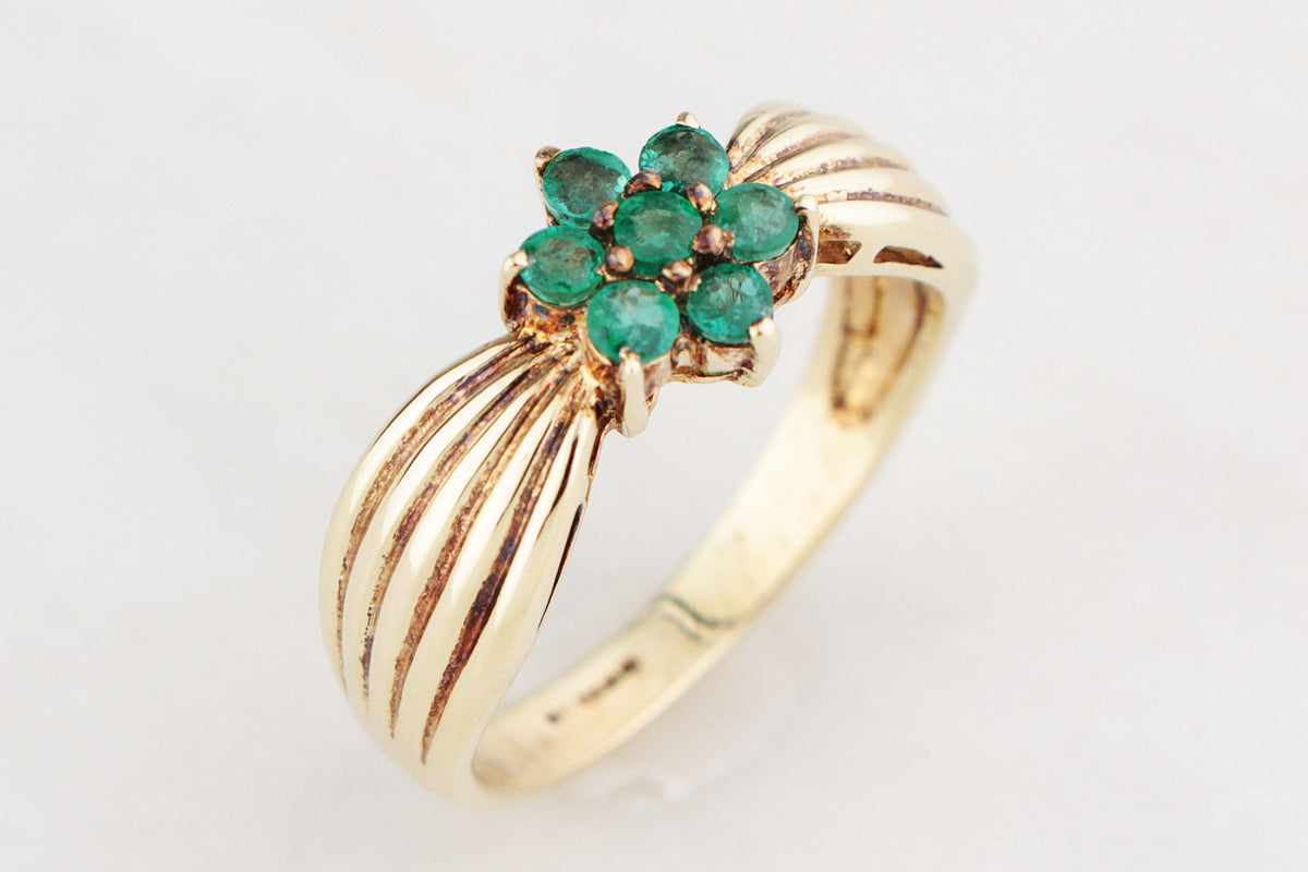 RETRO 1980 EMERALD CLUSTER RING 9ct GOLD