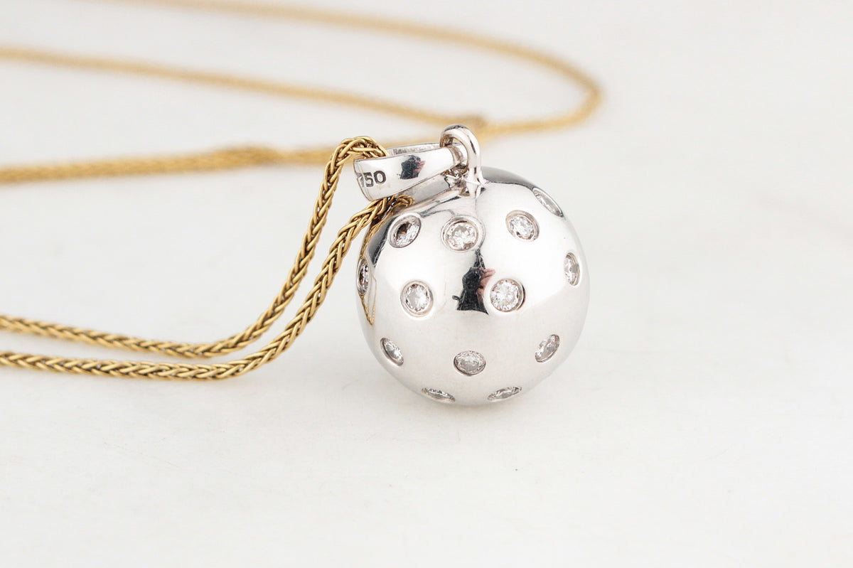 MODERN 1ct DIAMOND SET PENDANT 18ct WHITE GOLD