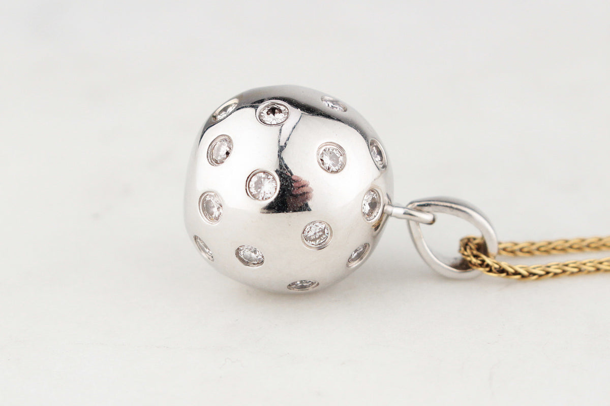 MODERN 1ct DIAMOND SET PENDANT 18ct WHITE GOLD