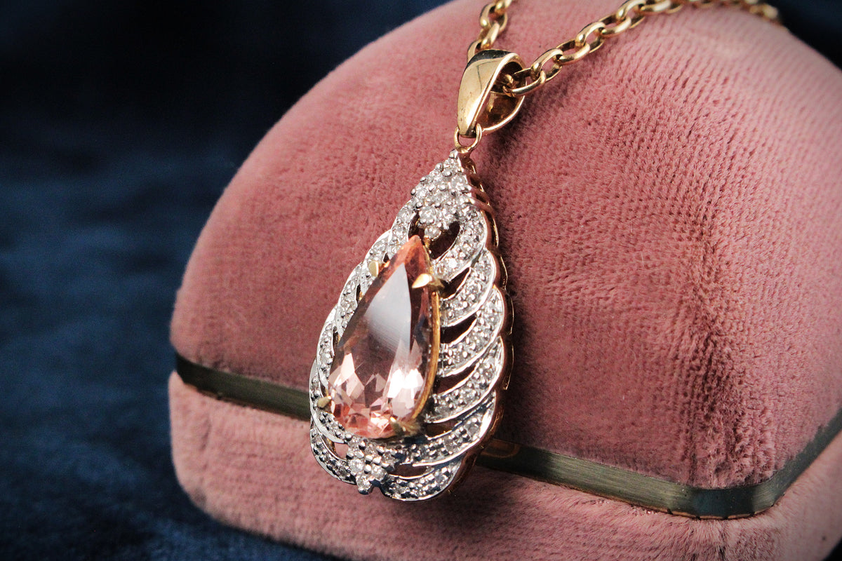 CONTEMPORARY MORGANITE & DIAMOND PENDANT 9ct GOLD