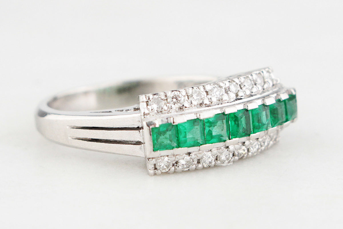 VINTAGE EMERALD &amp; DIAMOND RING PLATINUM