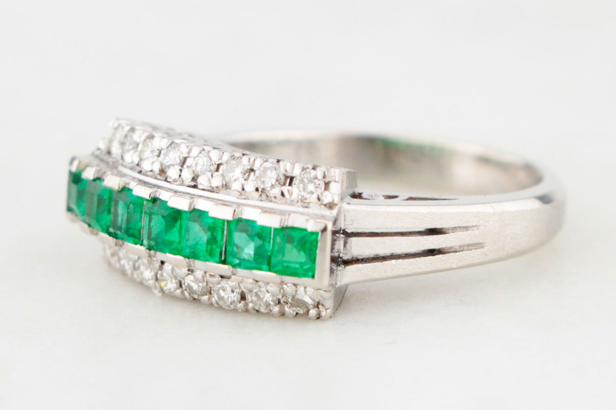 VINTAGE EMERALD &amp; DIAMOND RING PLATINUM
