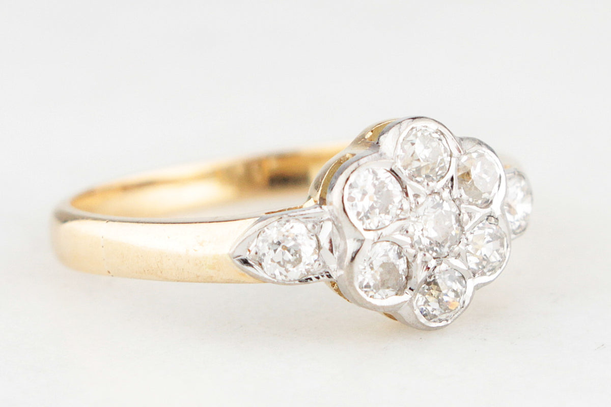 ANTIQUE c1920 .40ct DIAMOND DAISY RING IN 18ct GOLD