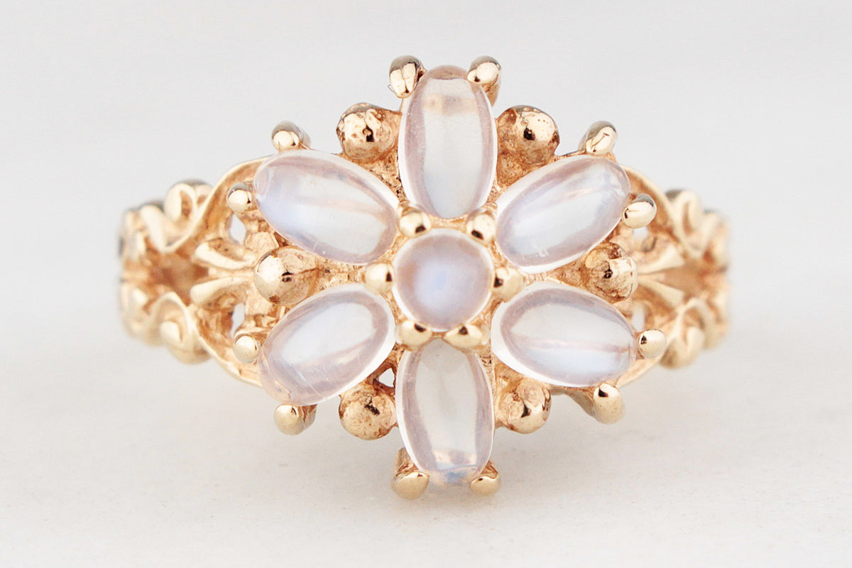 VINTAGE 1975 MOONSTONE FLOWER RING 9ct GOLD