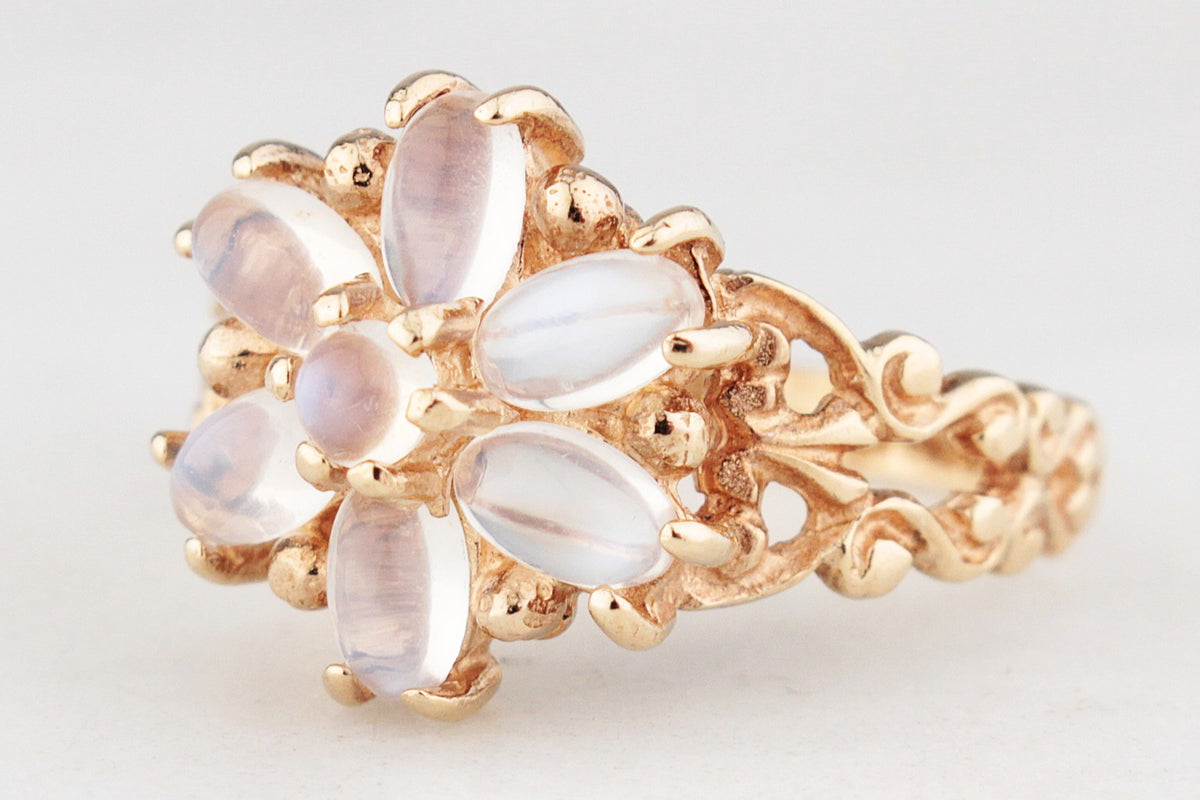 VINTAGE 1975 MOONSTONE FLOWER RING 9ct GOLD