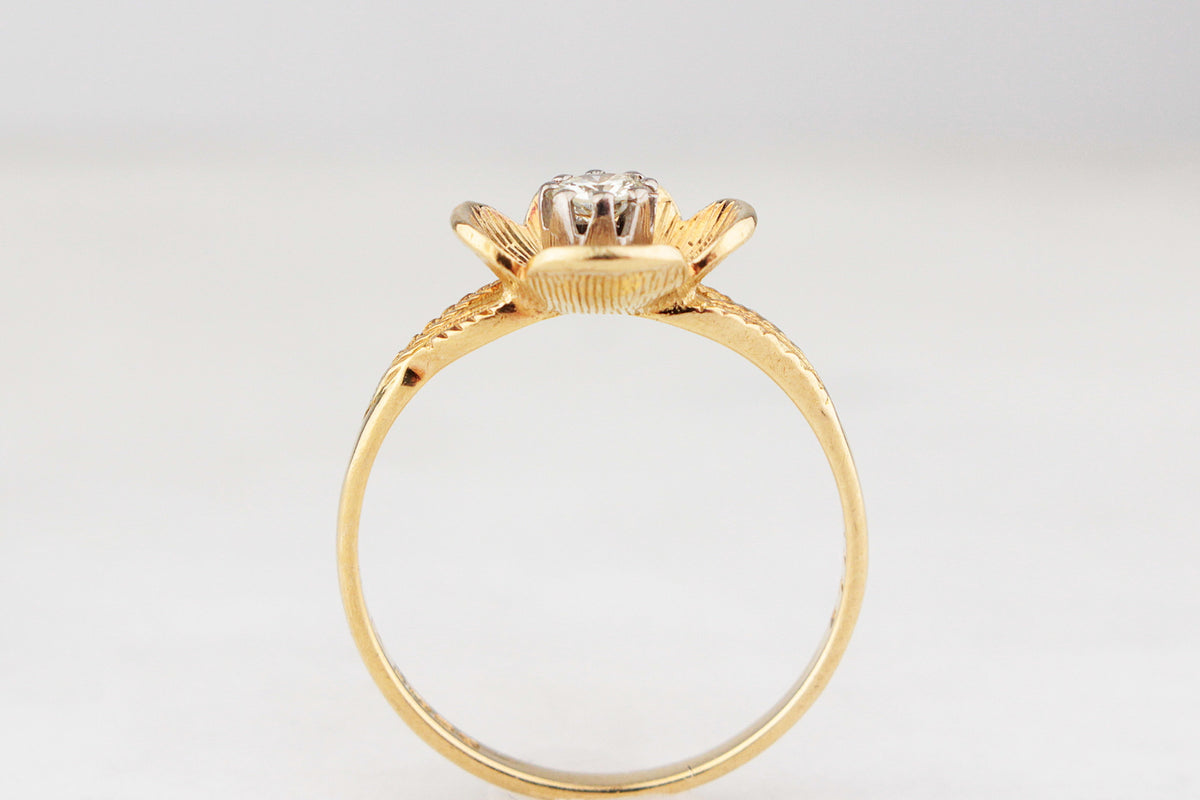 VINTAGE 1965 DIAMOND BUTTERCUP RING 18ct GOLD