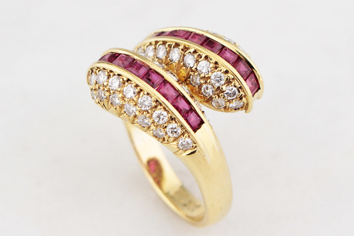 VINTAGE RUBY & DIAMOND SERPENT RING 18ct GOLD