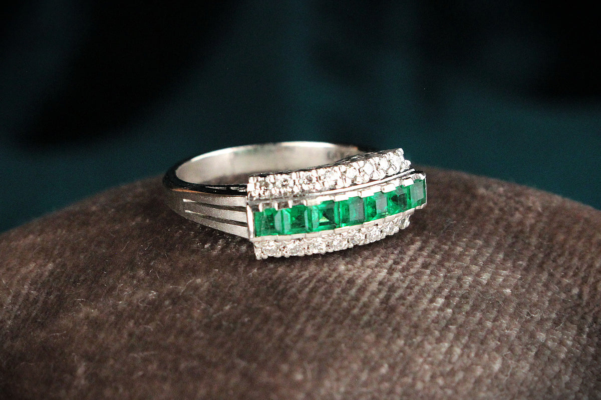 VINTAGE EMERALD &amp; DIAMOND RING PLATINUM
