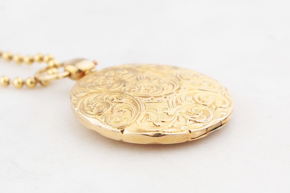 ANTIQUE LATE VICTORIAN ENGRAVED PHOTO LOCKET 15ct GOLD