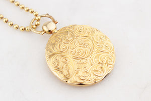 ANTIQUE LATE VICTORIAN ENGRAVED PHOTO LOCKET 15ct GOLD