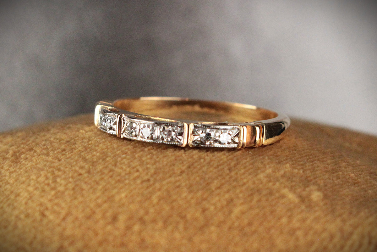 ANTIQUE c1920 ART DECO DIAMOND BAND IN 18ct GOLD