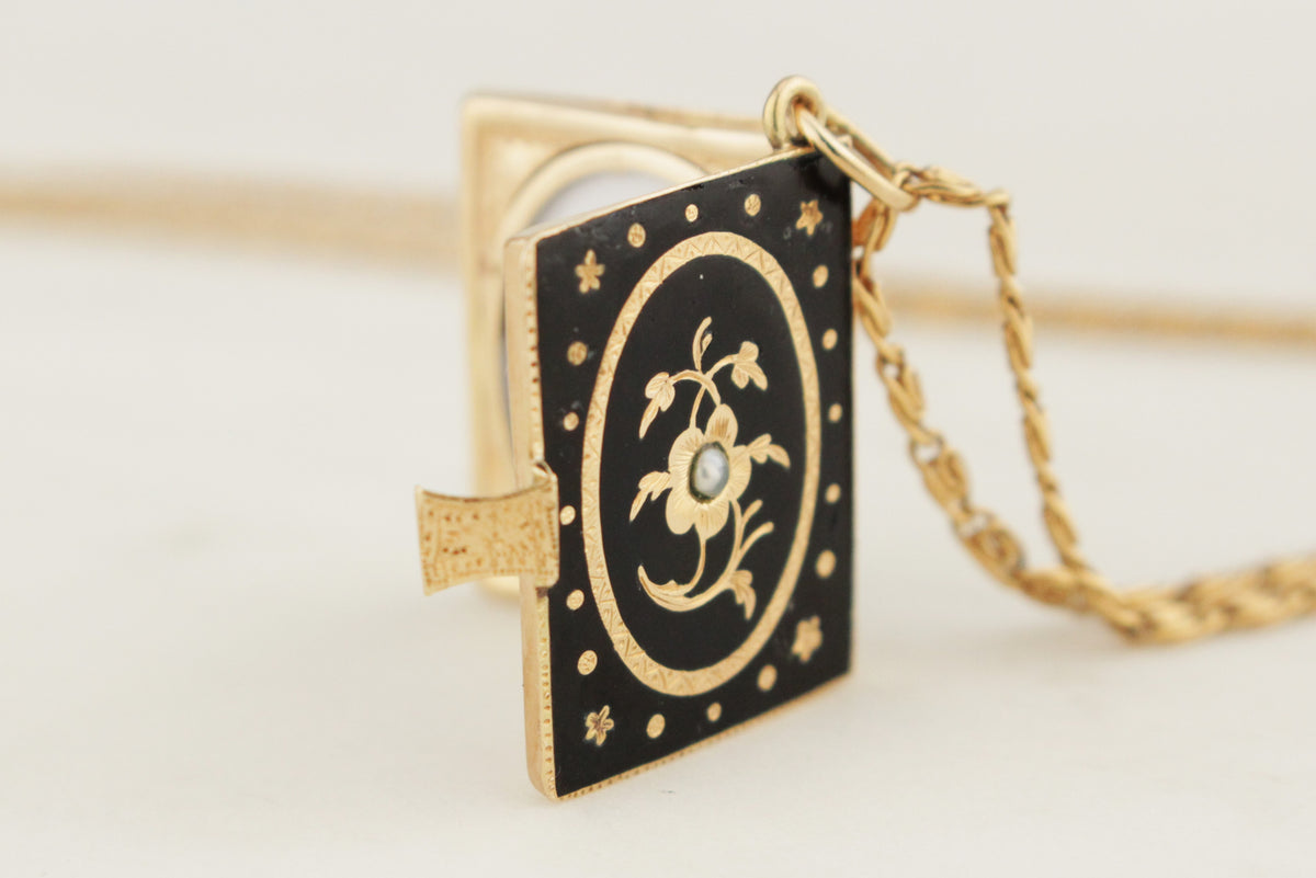 ANTIQUE VICTORIAN ENAMEL &amp; SEED PEARL MOURNING LOCKET 9ct YELLOW GOLD
