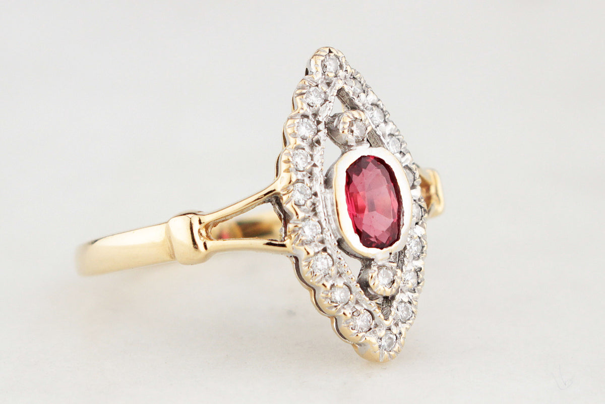 VINTAGE RUBY & DIAMOND RING 18ct GOLD