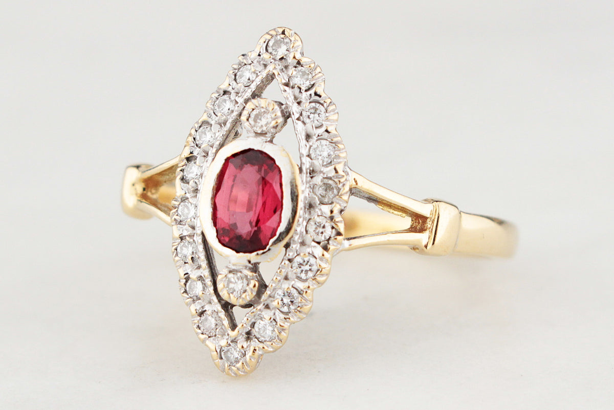 VINTAGE RUBY & DIAMOND RING 18ct GOLD