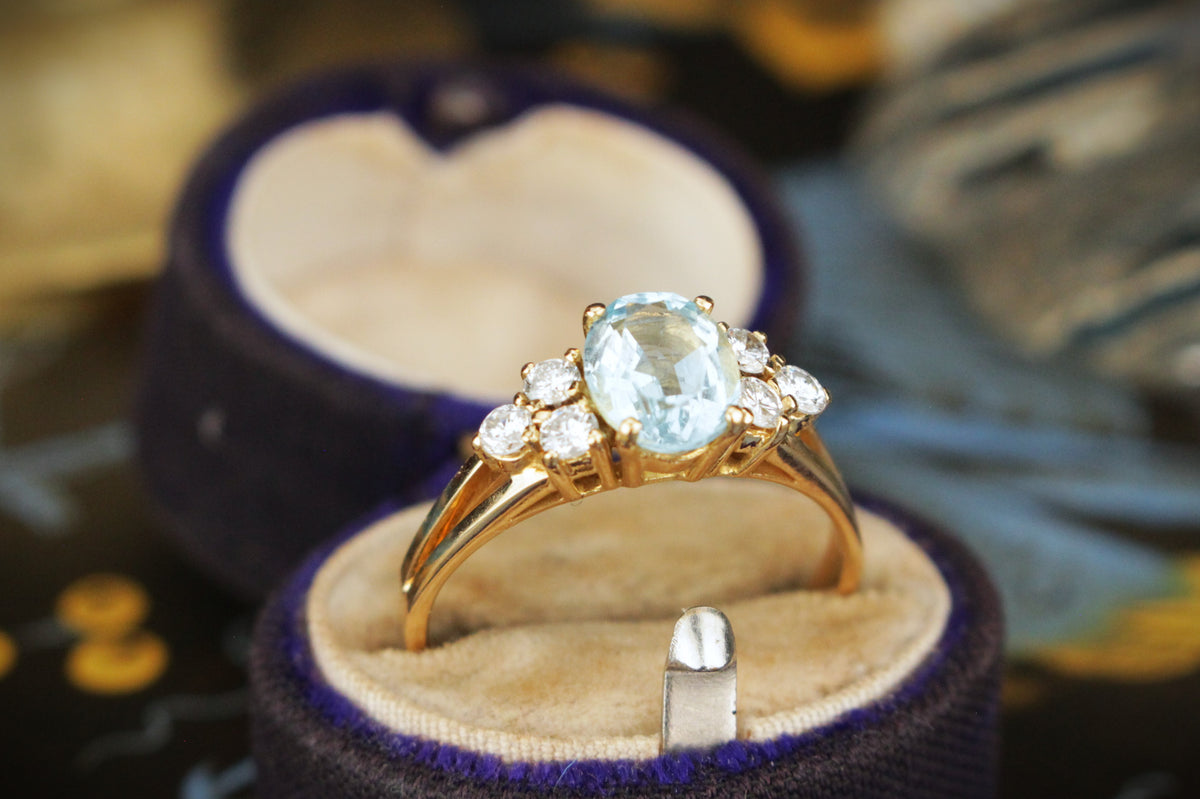 VINTAGE MID CENTURY c1950 AQUAMARINE & DIAMOND RING 18ct GOLD