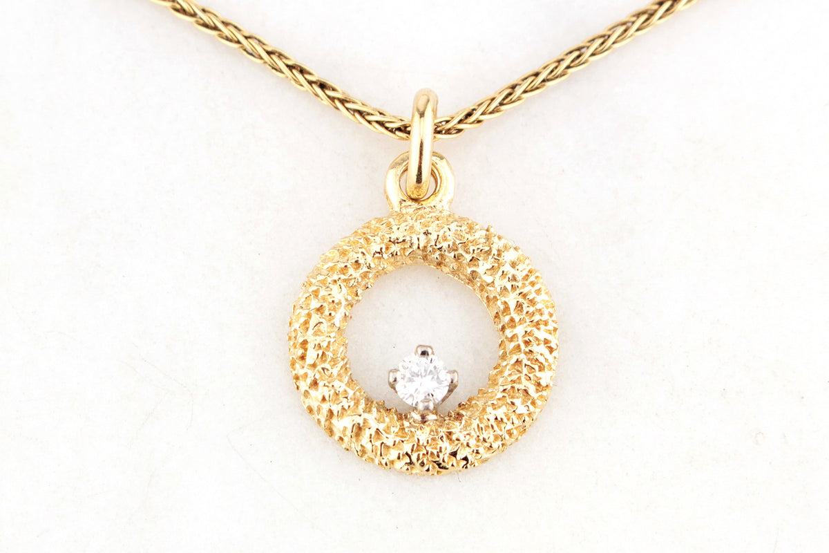 VINTAGE DIAMOND WREATH PENDANT 18ct GOLD