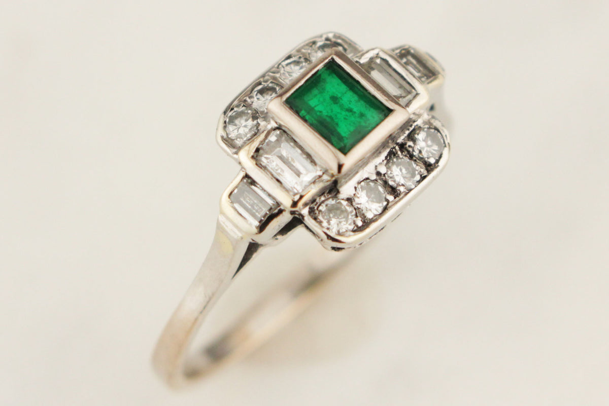 ART DECO c1930 EMERALD &amp; DIAMOND RING 18ct WHITE GOLD